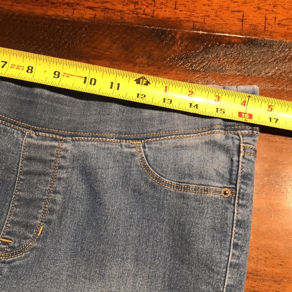 Old Navy Rockstar Pull On Mid Rise Skinny Jeans - Picture 7 of 10